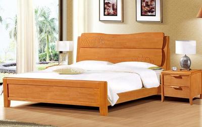 市场上的橡木实木床与其他实木床对比分析